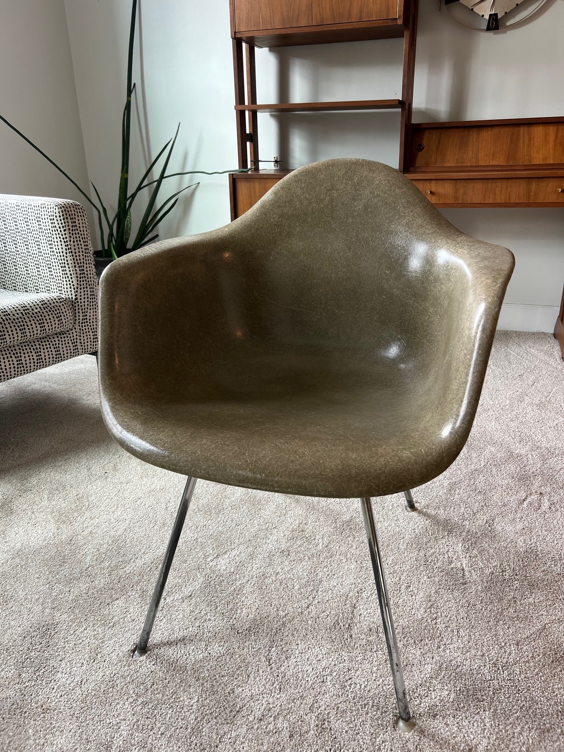 Greige 1970s Herman Miller Eames DAX (& Variants) Arm (2912