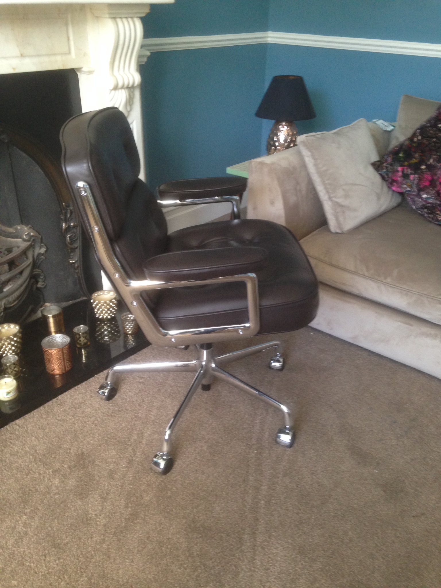 Seal Brown 2006 Vitra Eames Time Life Executive Chair Office Chairs in